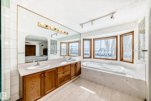 15404 132 Street, Edmonton, AB - Indoor Photo Showing Bathroom