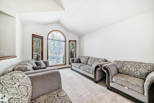 15404 132 Street, Edmonton, AB - Indoor Photo Showing Living Room