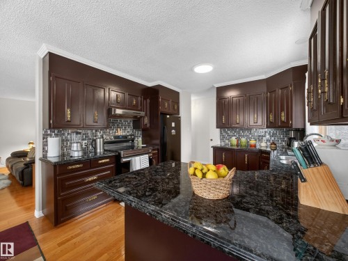 8906 83 Avenue, Edmonton, AB - Indoor Photo Showing Kitchen