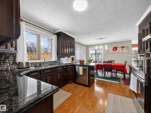 8906 83 Avenue, Edmonton, AB - Indoor Photo Showing Kitchen