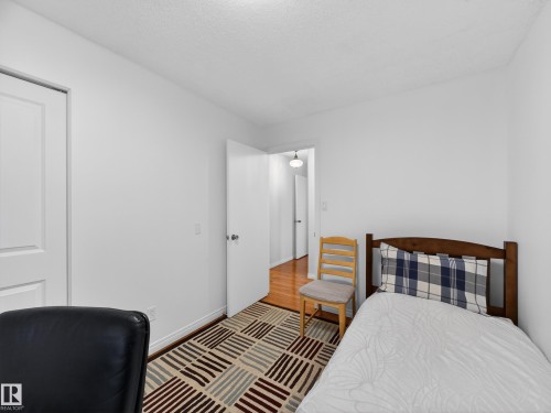 8906 83 Avenue, Edmonton, AB - Indoor Photo Showing Bedroom