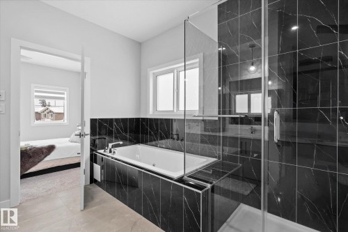 82 Meadowland Way, Spruce Grove, AB - Indoor Photo Showing Bathroom