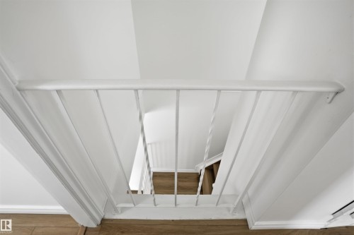 202 Kaskitayo Crest, Edmonton, AB - Indoor Photo Showing Other Room