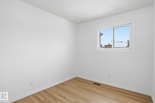 202 Kaskitayo Crest, Edmonton, AB - Indoor Photo Showing Other Room