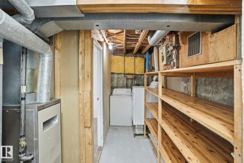 202 Kaskitayo Crest, Edmonton, AB - Indoor Photo Showing Laundry Room
