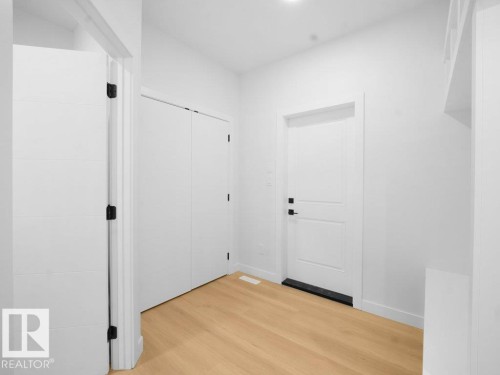 3324 Chickadee Dr, Edmonton, AB - Indoor Photo Showing Other Room