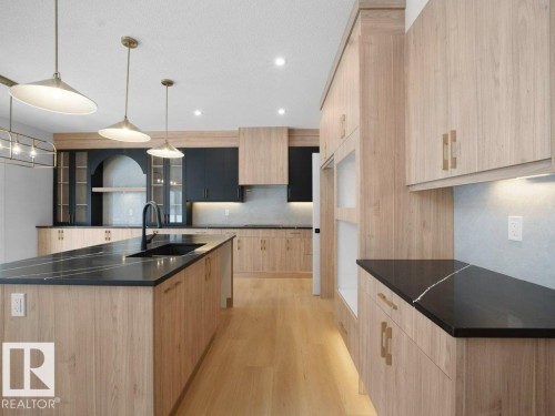 3324 Chickadee Dr, Edmonton, AB - Indoor Photo Showing Kitchen With Upgraded Kitchen