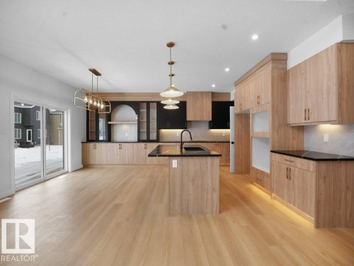 3324 Chickadee Dr, Edmonton, AB - Indoor Photo Showing Kitchen