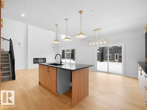 3324 Chickadee Dr, Edmonton, AB - Indoor Photo Showing Kitchen With Upgraded Kitchen