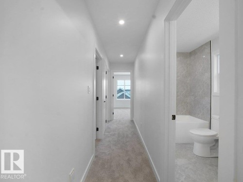 3324 Chickadee Dr, Edmonton, AB - Indoor