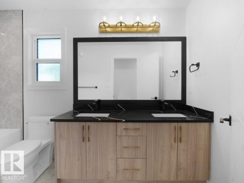 3324 Chickadee Dr, Edmonton, AB - Indoor Photo Showing Bathroom