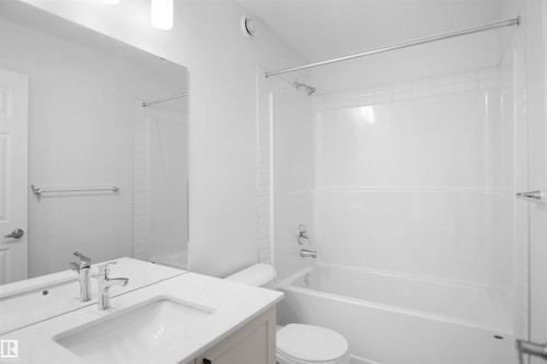 1210 Keswick Drive, Edmonton, AB - Indoor Photo Showing Bathroom