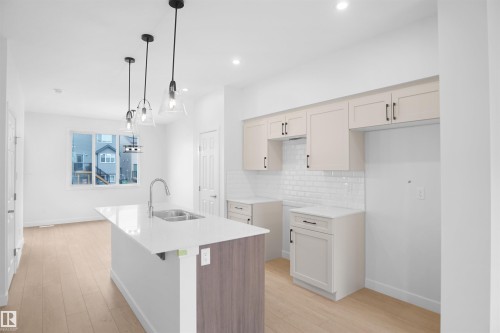 1210 Keswick Drive, Edmonton, AB - Indoor Photo Showing Kitchen With Double Sink With Upgraded Kitchen