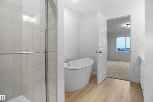 7227 182 Avenue, Edmonton, AB - Indoor Photo Showing Bathroom