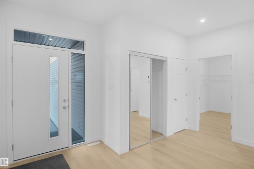 7227 182 Avenue, Edmonton, AB - Indoor Photo Showing Other Room