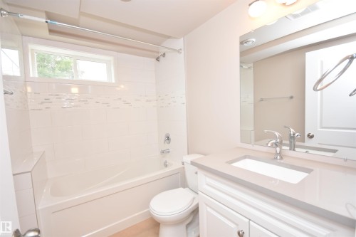 13527 70 Street, Edmonton, AB - Indoor Photo Showing Bathroom