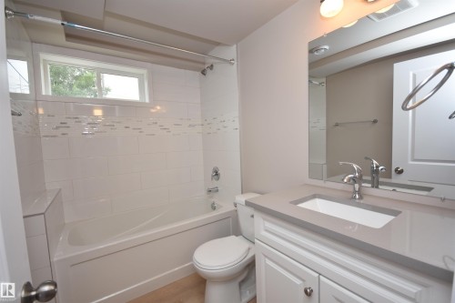 13527 70 Street, Edmonton, AB - Indoor Photo Showing Bathroom