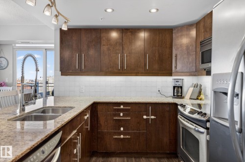 1404 10046 117 Street, Edmonton, AB - Indoor Photo Showing Kitchen With Double Sink With Upgraded Kitchen
