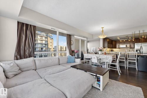 1404 10046 117 Street, Edmonton, AB - Indoor Photo Showing Living Room