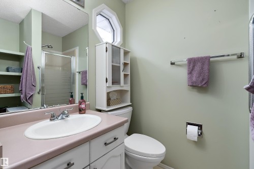 3706 131A Avenue, Edmonton, AB - Indoor Photo Showing Bathroom