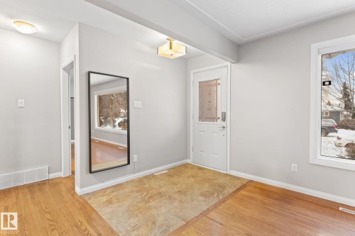 11712 48 Avenue, Edmonton, AB - Indoor Photo Showing Other Room