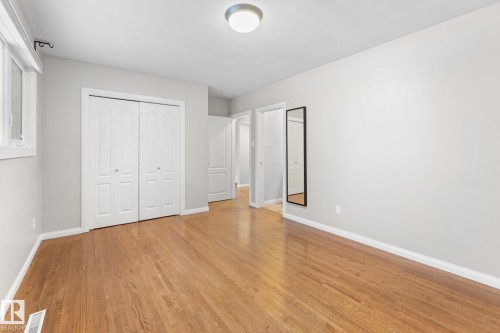 11712 48 Avenue, Edmonton, AB - Indoor Photo Showing Other Room