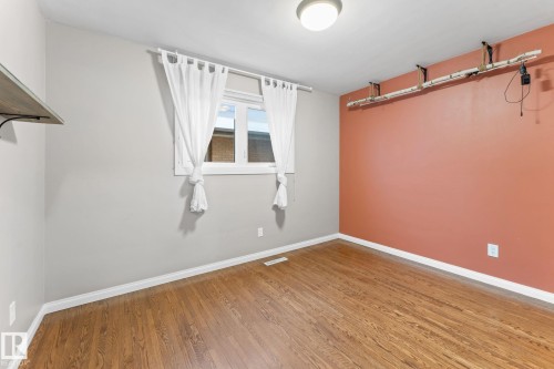 11712 48 Avenue, Edmonton, AB - Indoor