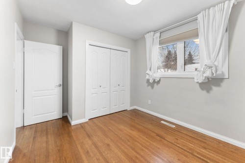 11712 48 Avenue, Edmonton, AB - Indoor Photo Showing Other Room