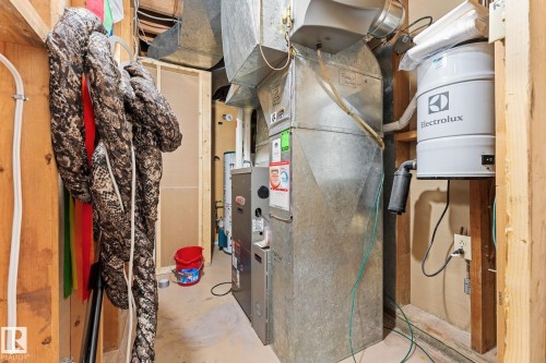 11712 48 Avenue, Edmonton, AB - Indoor Photo Showing Basement