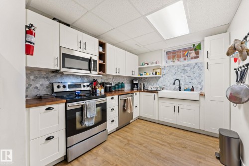 11712 48 Avenue, Edmonton, AB - Indoor Photo Showing Kitchen