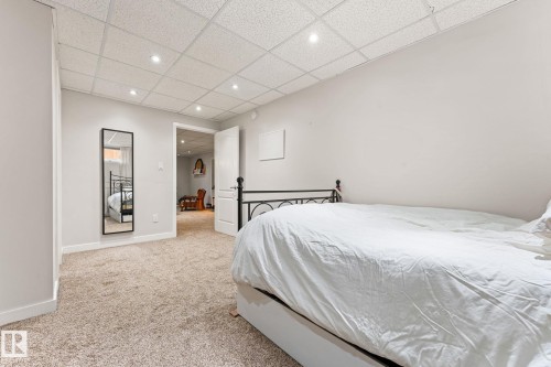 11712 48 Avenue, Edmonton, AB - Indoor Photo Showing Bedroom