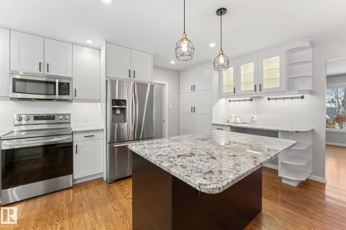 11712 48 Avenue, Edmonton, AB - Indoor Photo Showing Kitchen With Upgraded Kitchen