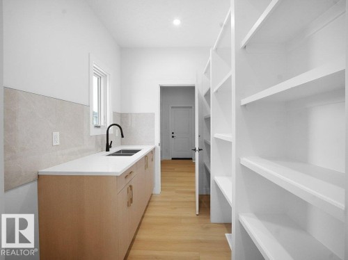 3328 Chickadee Drive, Edmonton, AB - Indoor