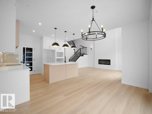 3328 Chickadee Drive, Edmonton, AB - Indoor Photo Showing Kitchen