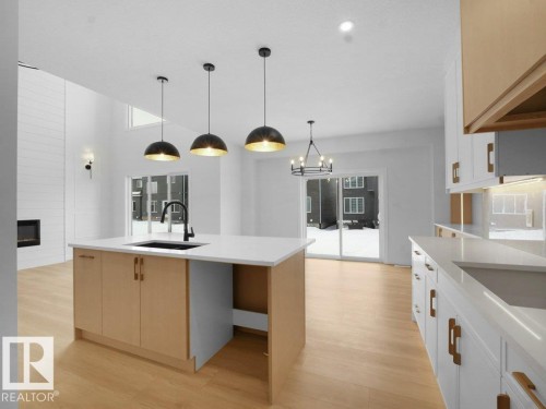 3328 Chickadee Drive, Edmonton, AB - Indoor Photo Showing Kitchen With Upgraded Kitchen