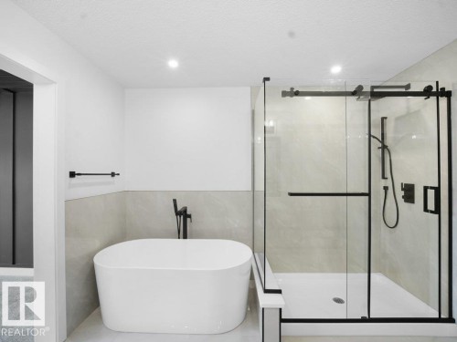 3328 Chickadee Drive, Edmonton, AB - Indoor Photo Showing Bathroom