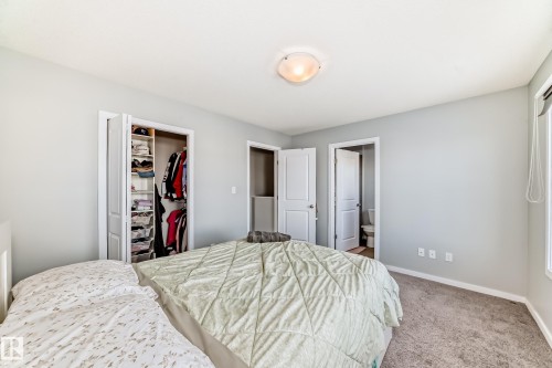 425 Simpkins Link, Leduc, AB - Indoor Photo Showing Bedroom
