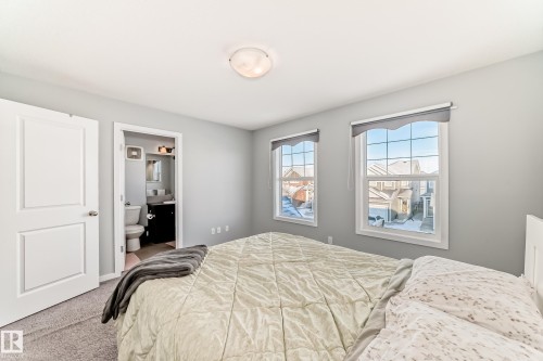 425 Simpkins Link, Leduc, AB - Indoor Photo Showing Bedroom