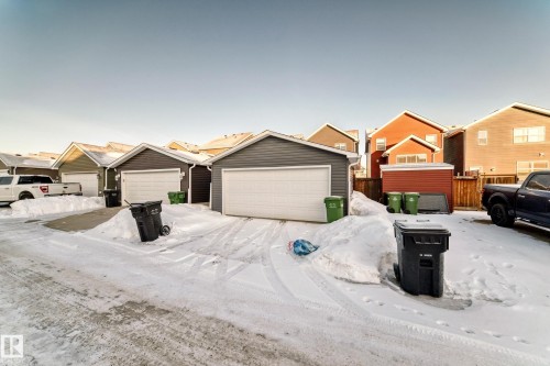 425 Simpkins Link, Leduc, AB - Outdoor With Facade