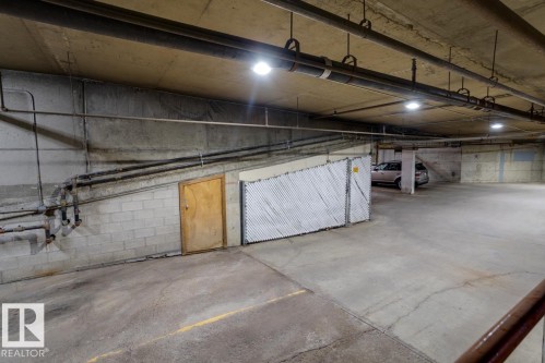 903 9916 113 Street, Edmonton, AB - Indoor Photo Showing Garage