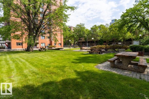 903 9916 113 Street, Edmonton, AB - Outdoor