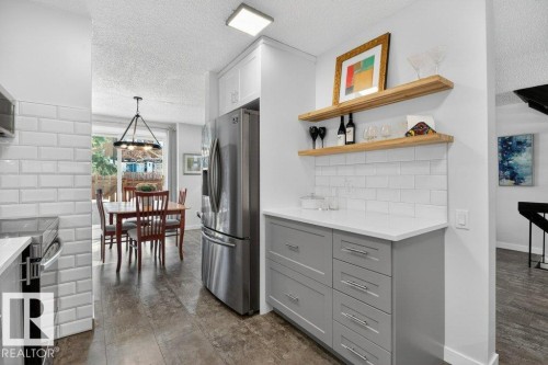 91 Hearthstone, Edmonton, AB - Indoor Photo Showing Other Room