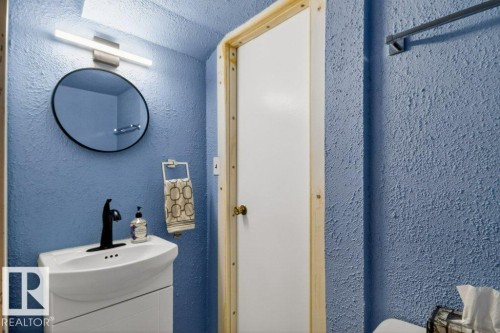 3 pce bathroom in the basement - 91 Hearthstone, Edmonton, AB - Indoor Photo Showing Bathroom