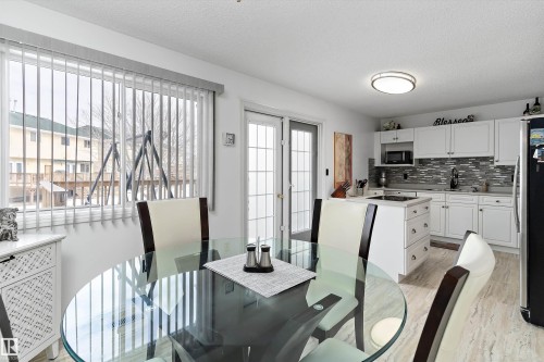 26 2419 133 Avenue, Edmonton, AB - Indoor Photo Showing Dining Room