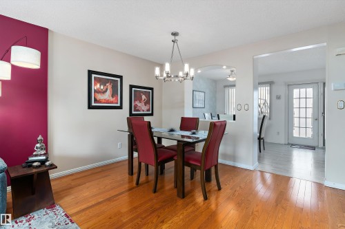 26 2419 133 Avenue, Edmonton, AB - Indoor Photo Showing Dining Room