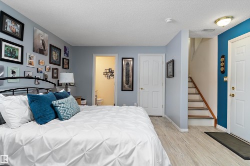 26 2419 133 Avenue, Edmonton, AB - Indoor Photo Showing Bedroom