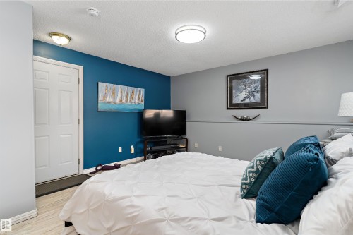 26 2419 133 Avenue, Edmonton, AB - Indoor Photo Showing Bedroom