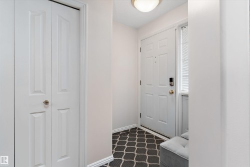26 2419 133 Avenue, Edmonton, AB - Indoor Photo Showing Other Room