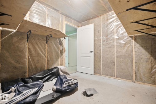 21 671 Silver Berry Road, Edmonton, AB - Indoor