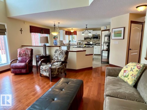 11716 11A Avenue, Edmonton, AB - Indoor Photo Showing Living Room
